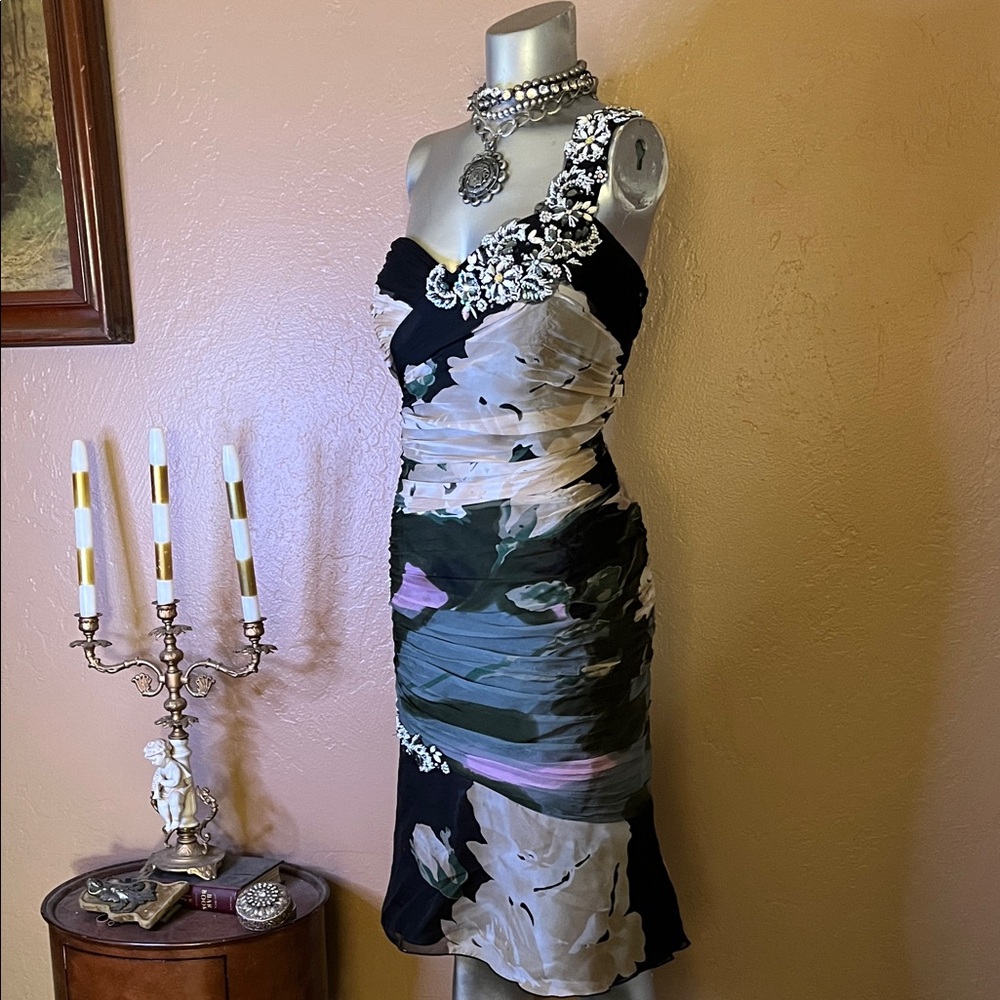 Vintage May Queen One-Shoulder Floral Embroidered Dress.  SZ 14